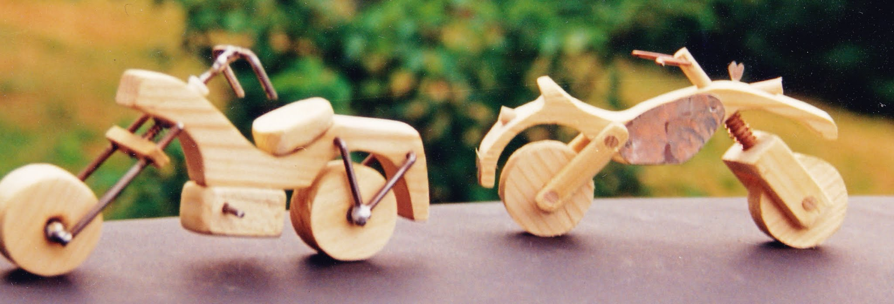 Werkaufgabe mit Werkstoff Holz: Motorrad aus Holz
