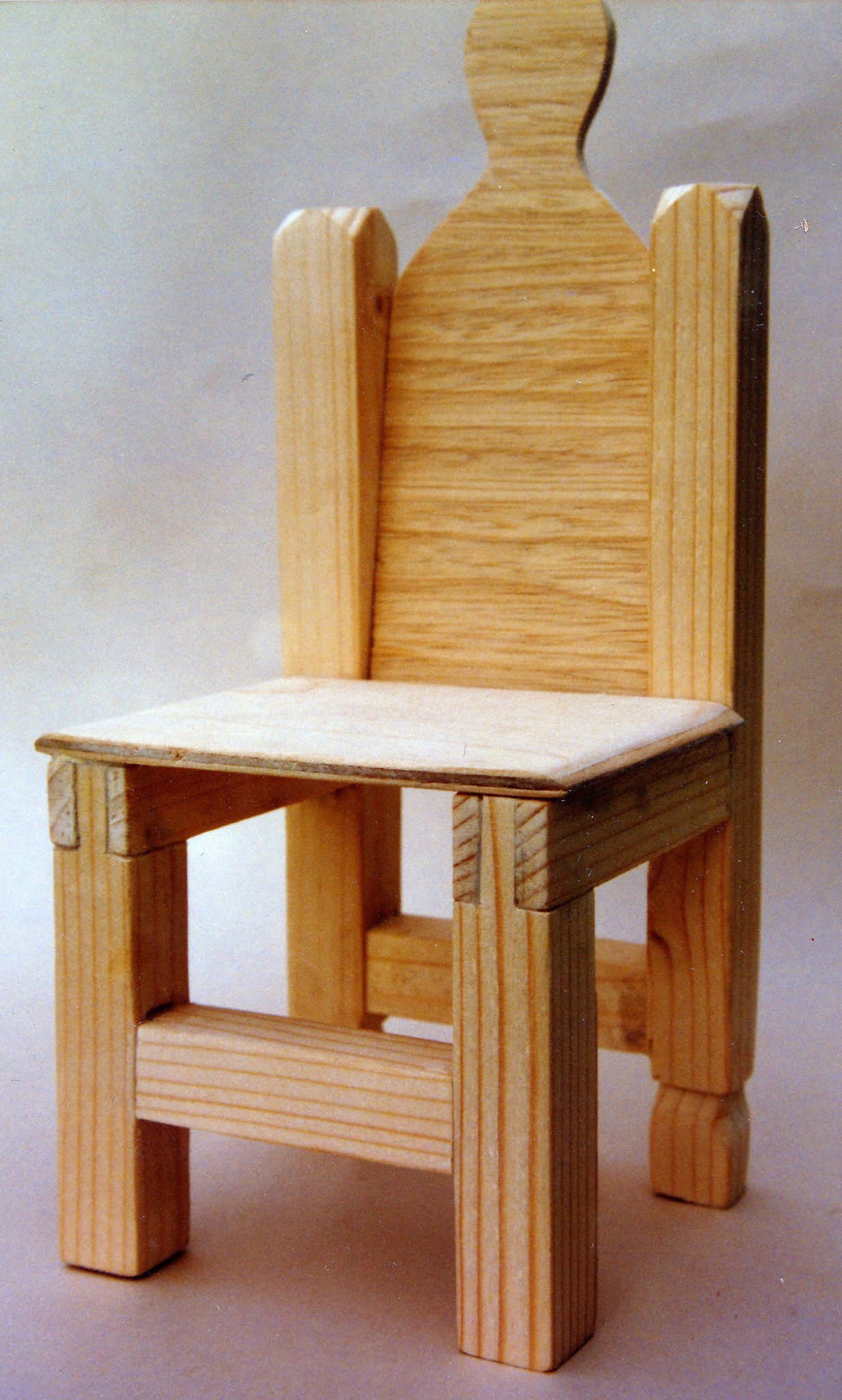Werkaufgabe mit Werkstoff Holz: Stuhl mit Holzverbindung